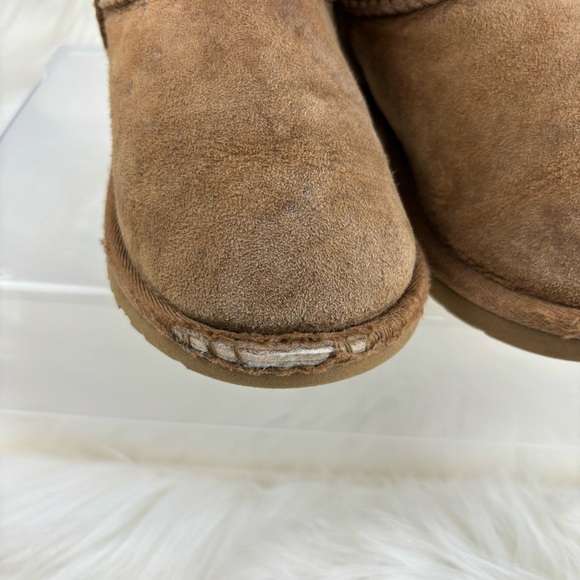 UGG WINTER BOOTS SIZE 10 TODDLER - Picture 6 of 13